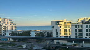 Hillien by the Sea